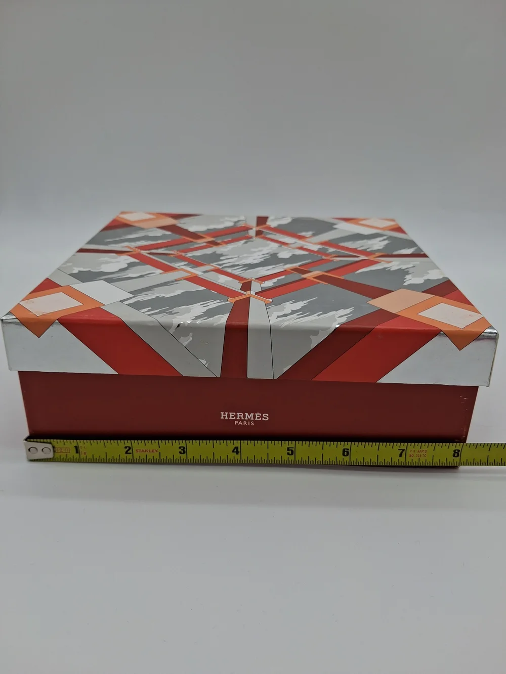 HERMÈS Paris Perspective Cassandre Illustrated Carré Presentation Box Cushion
